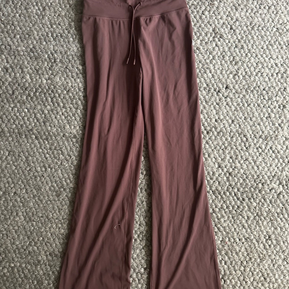 Vuori Women's Leggings in Mauve